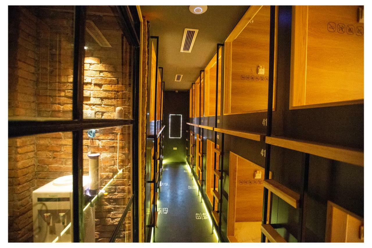 Khan Hoang Capsule Hotel (Adults Only) 河内 外观 照片