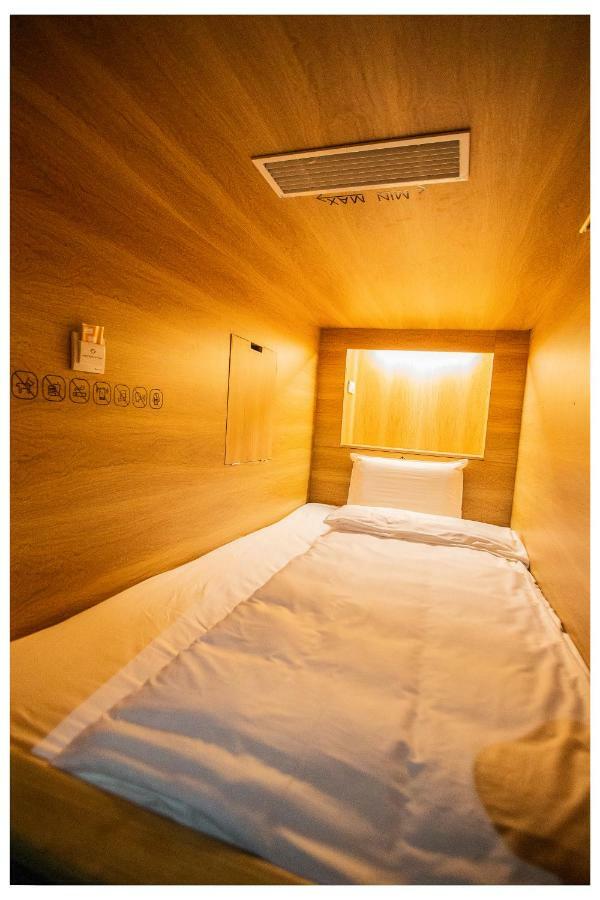 Khan Hoang Capsule Hotel (Adults Only) 河内 外观 照片