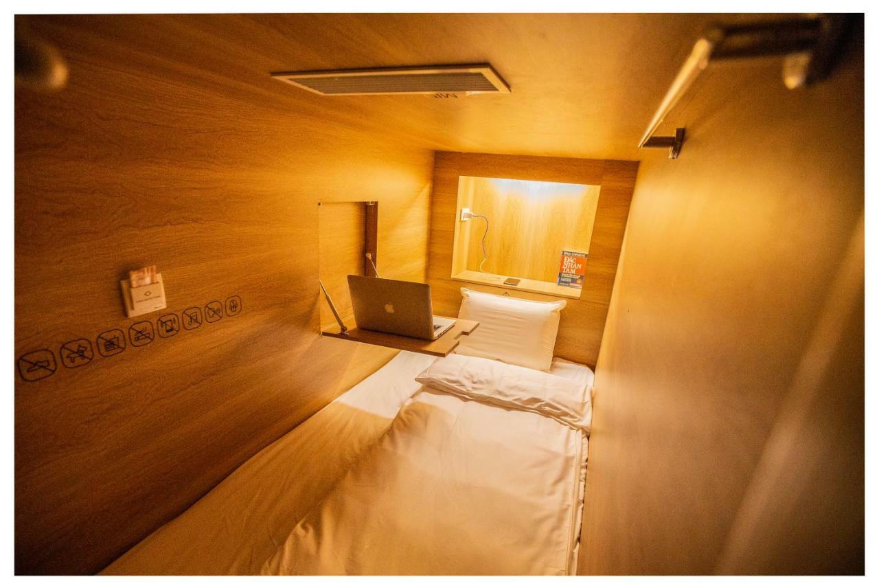 Khan Hoang Capsule Hotel (Adults Only) 河内 外观 照片